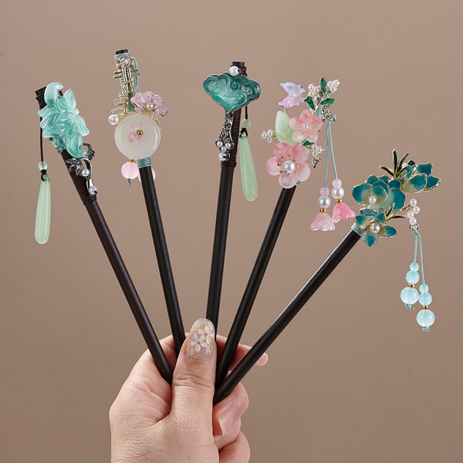 Vintage Collectibles For Sale - ヴィンテージフラワーヘアピン女性のためのエレガントな木製花ヘアスティックライト高級韓服ドレス帽子ジュエリーヘアアクセサリー