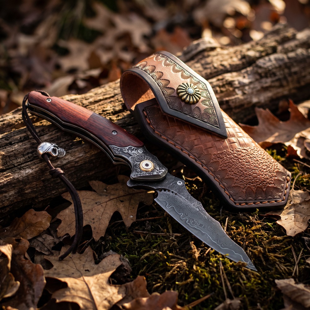 Vintage Collectible Pocket Knives - ヴィンテージ彫刻入り折りたたみナイフ、ダマスカス模様の刃、無垢材ハンドル、携帯用、日常持ち運び、コレクターズアイテム、ポケットナイフ