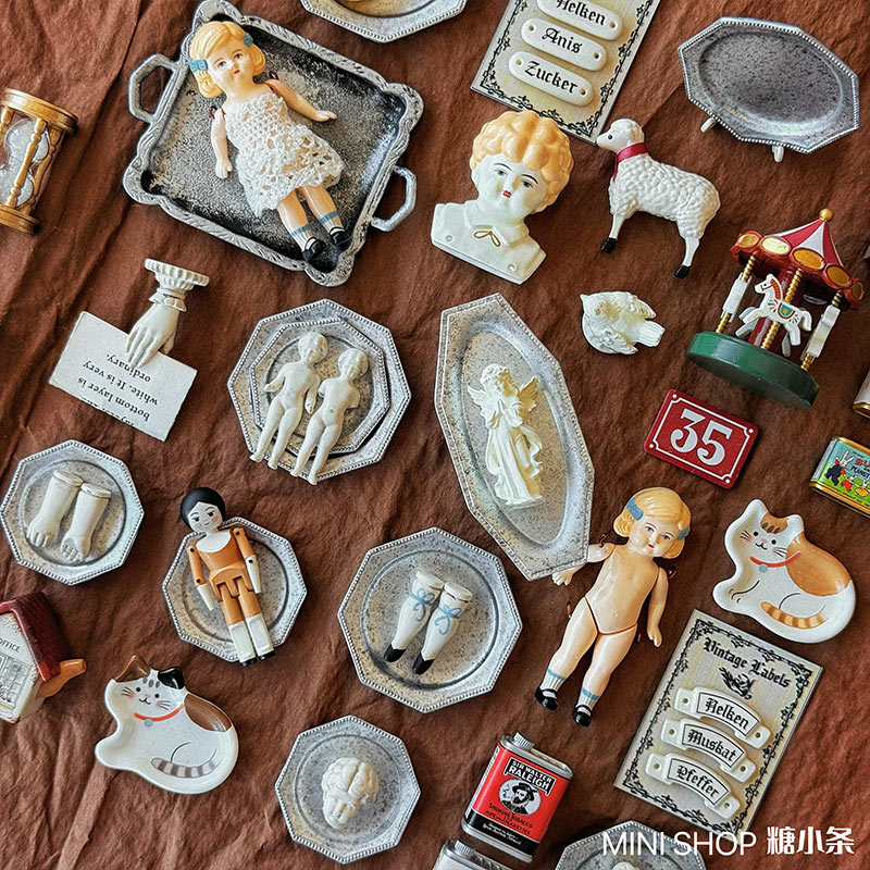 ミニチュアヴィンテージドールセット、手描きアンティークペグド - Vintage Toy Collector のレビューと価格