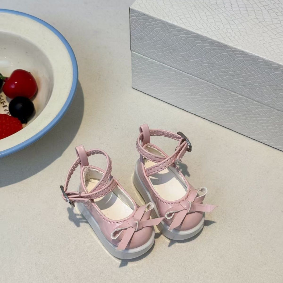 コーヒーブラウンのボウプラットフォームドールシューズ、光沢の - Vintage Collectible Accessories のレビューと価格