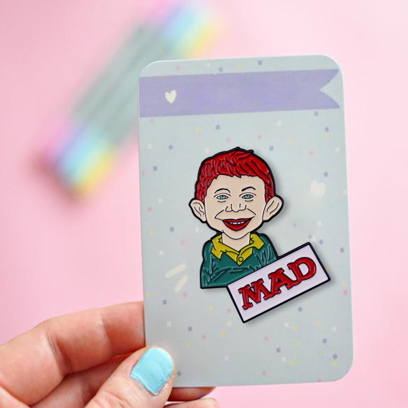 怒っ雑誌アルフレッド · e。自転車エナメルピンヴィンテージ - Vintage Collectible Pins のレビューと価格
