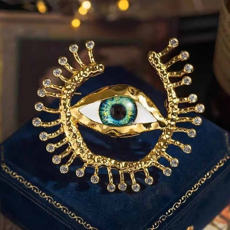 ヴィンテージブルーバッドアイバッジ,悪魔の目,コスチューム, - Vintage Collectible Pins のレビューと価格